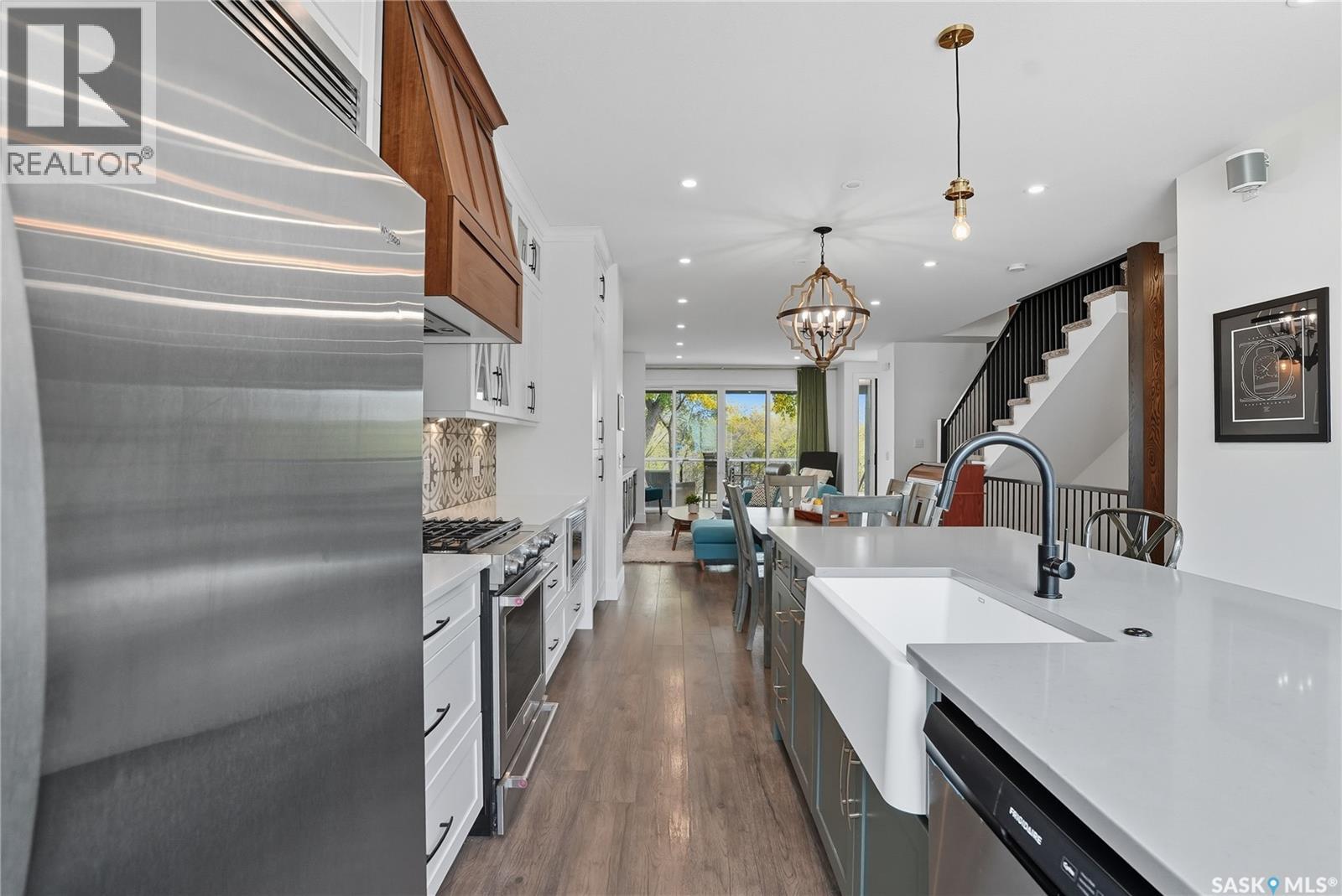 1172A SPADINA CRESCENT E - 14