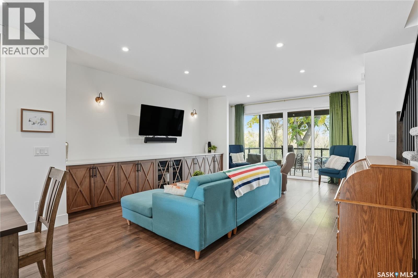 1172A SPADINA CRESCENT E - 8