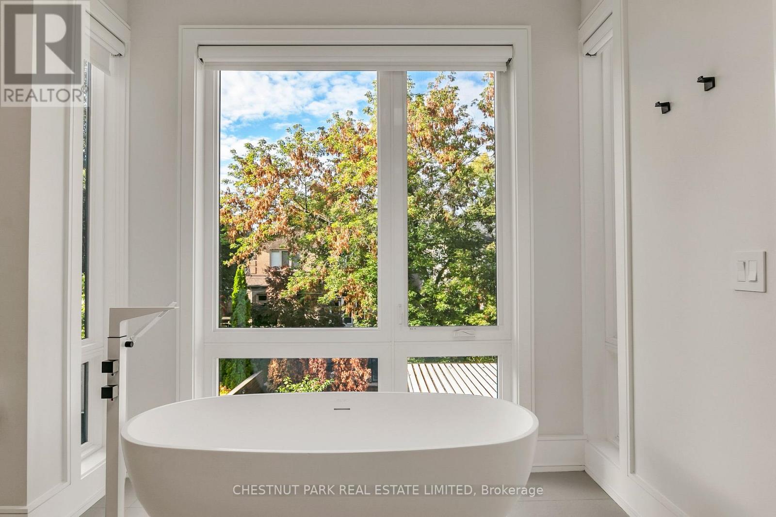 Standalone Soaker Tub