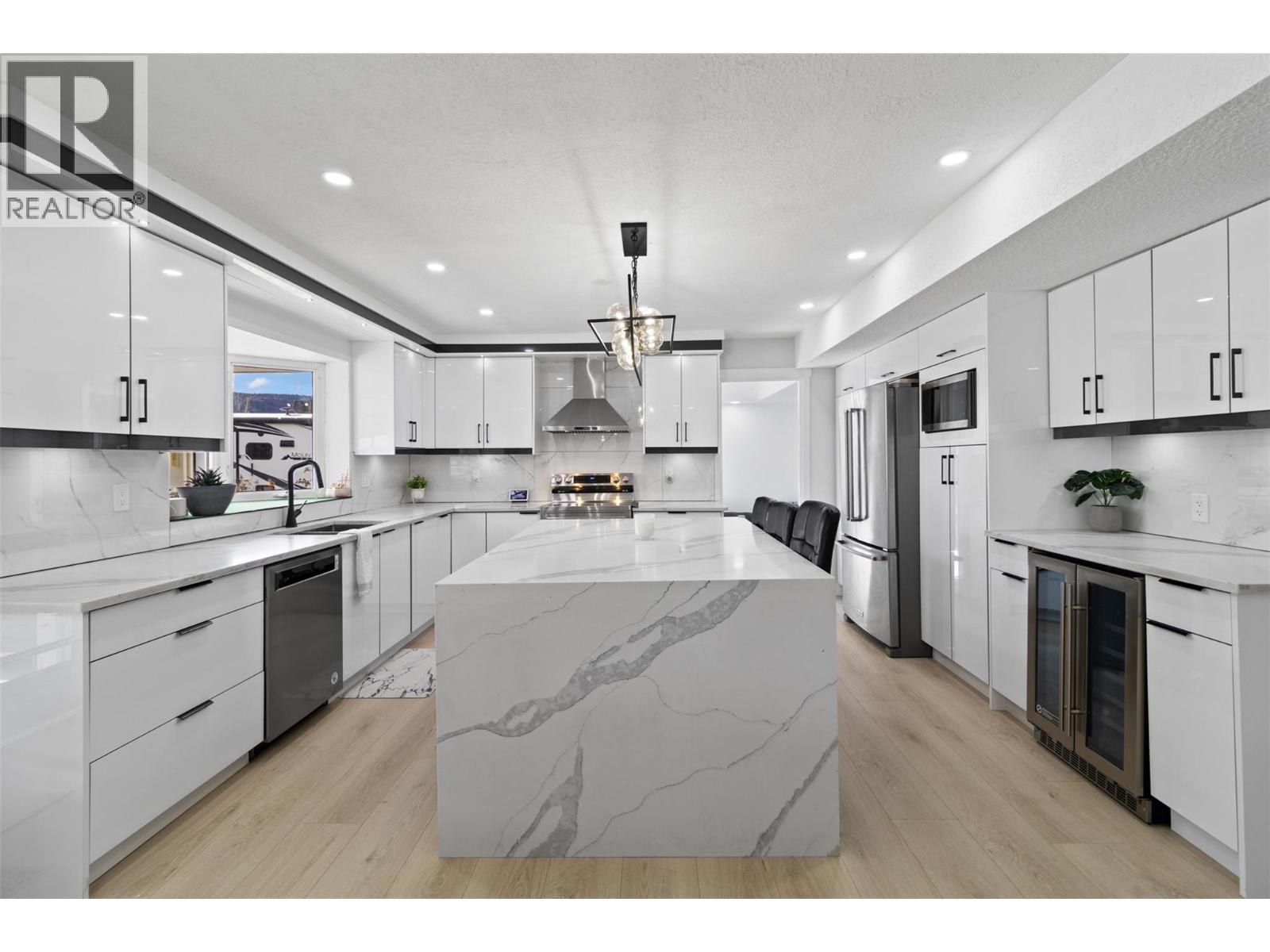 2134 BLACKWELL Avenue, Merritt