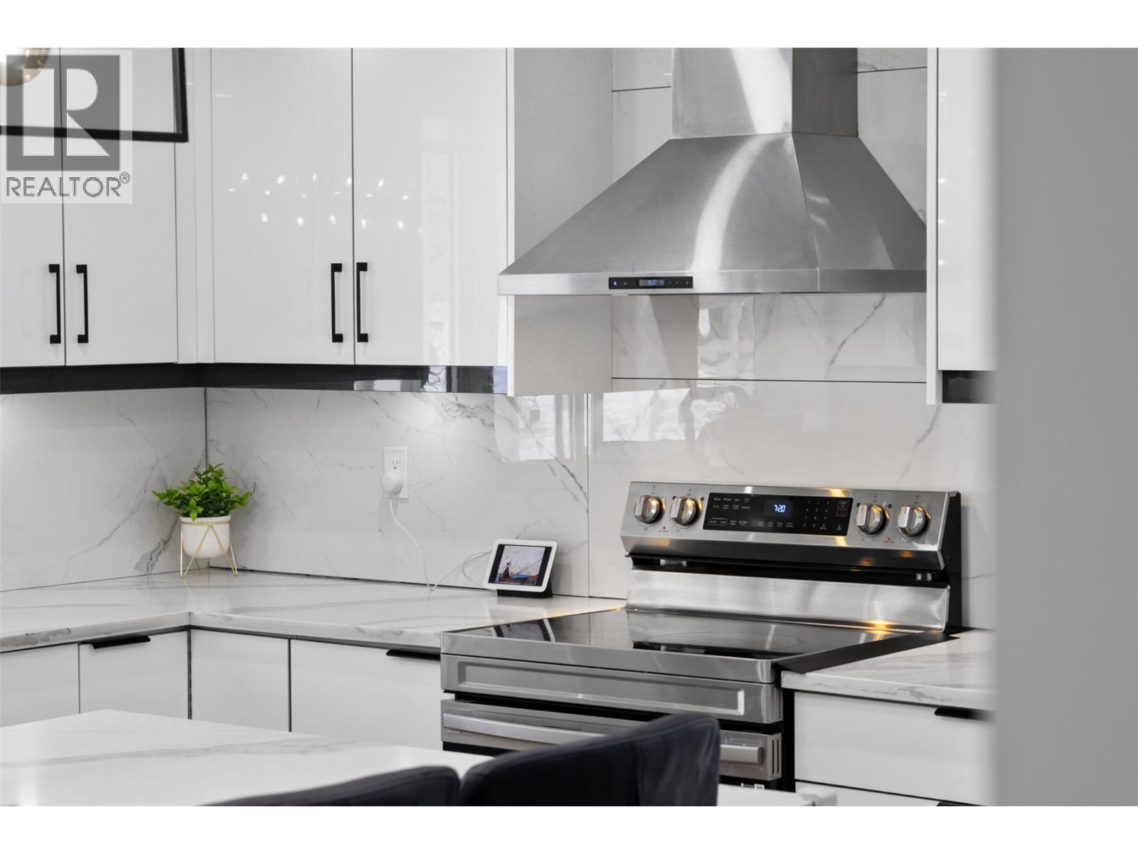 2134 BLACKWELL Avenue, Merritt