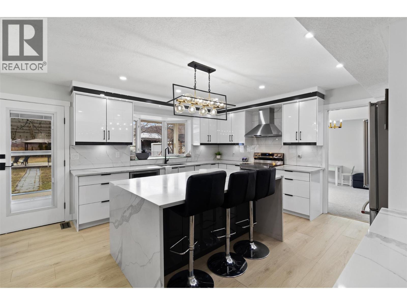2134 BLACKWELL Avenue - 8