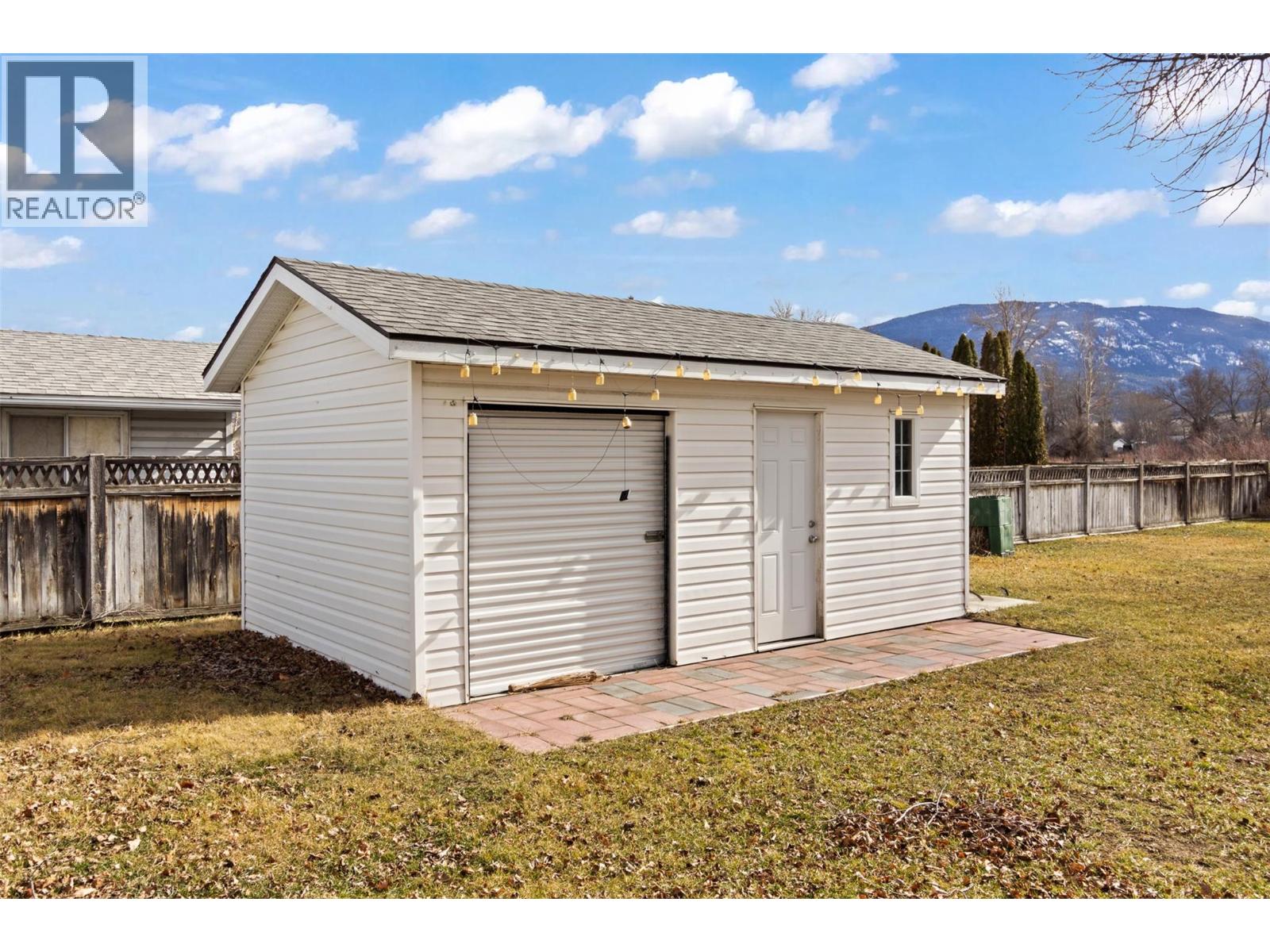 2134 BLACKWELL Avenue, Merritt