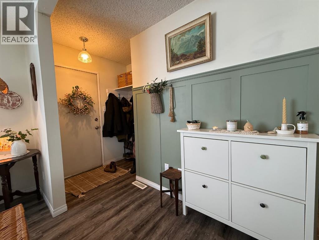 5808 47th Street - Photo 5 of 35, High Prairie, Alberta