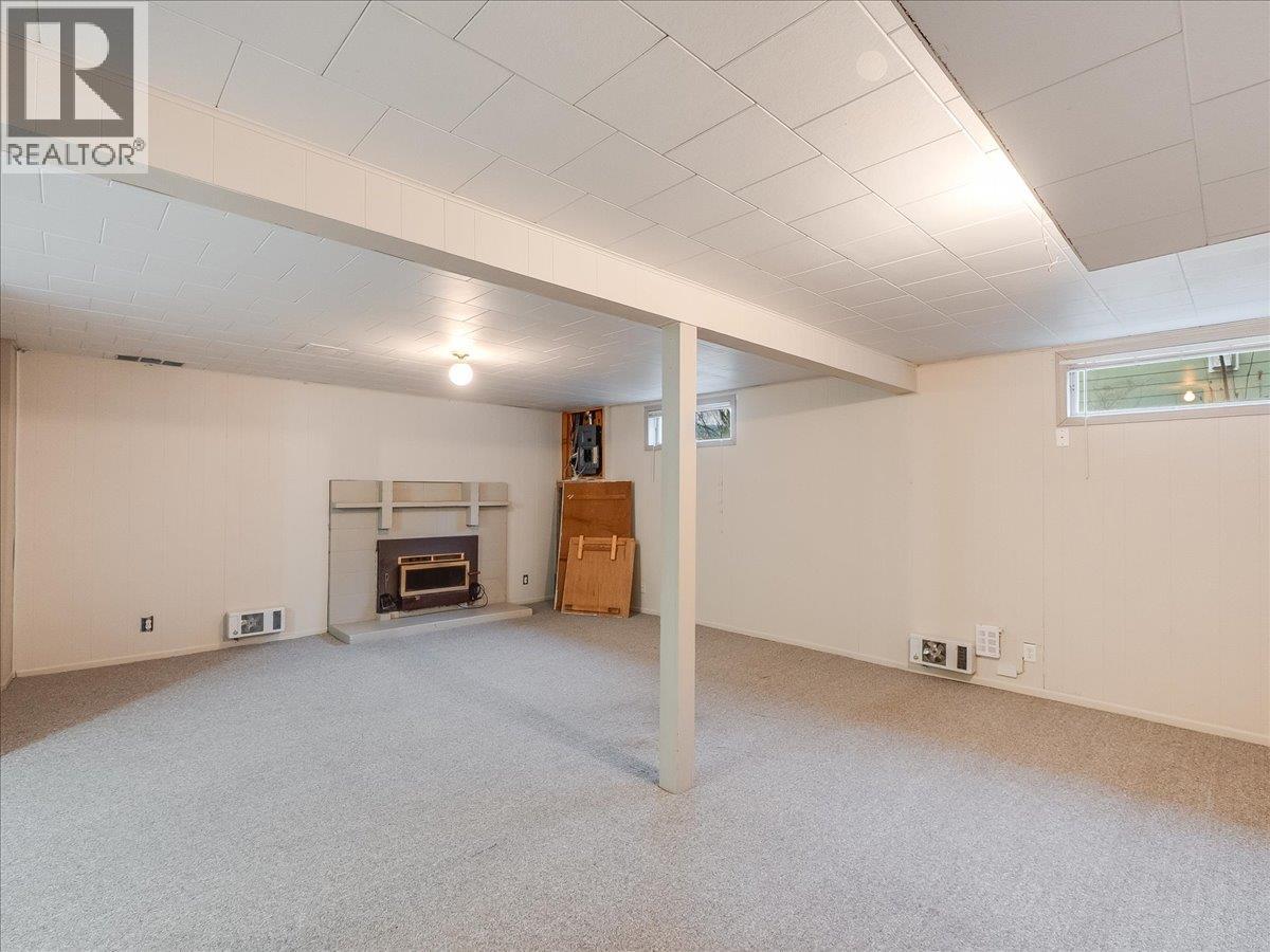 2242 11th Avenue, Castlegar