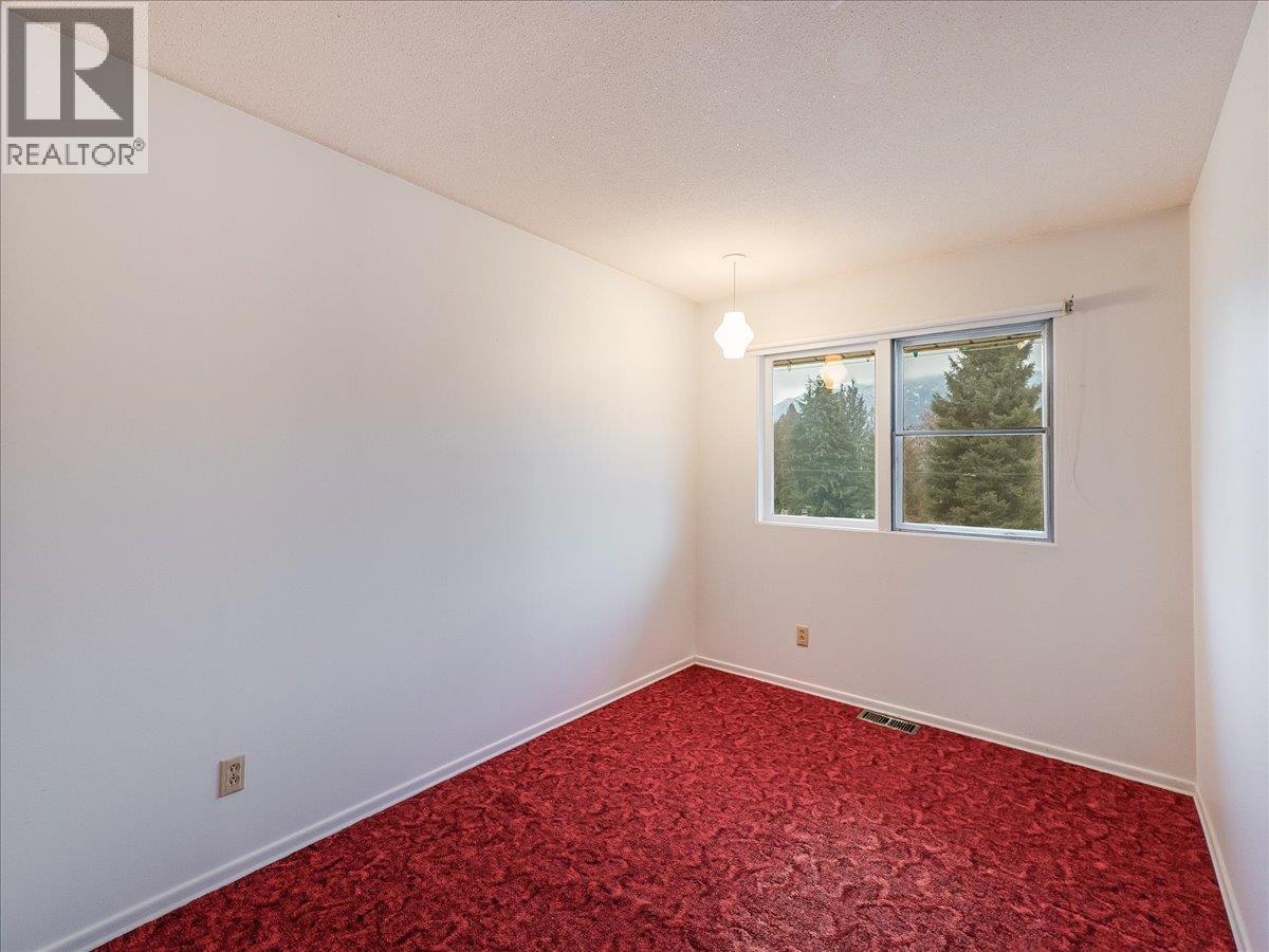 2242 11th Avenue, Castlegar