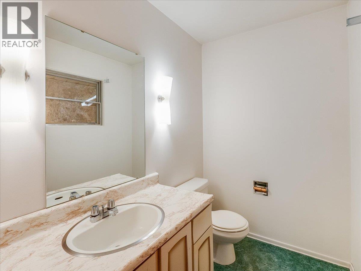 2242 11th Avenue, Castlegar