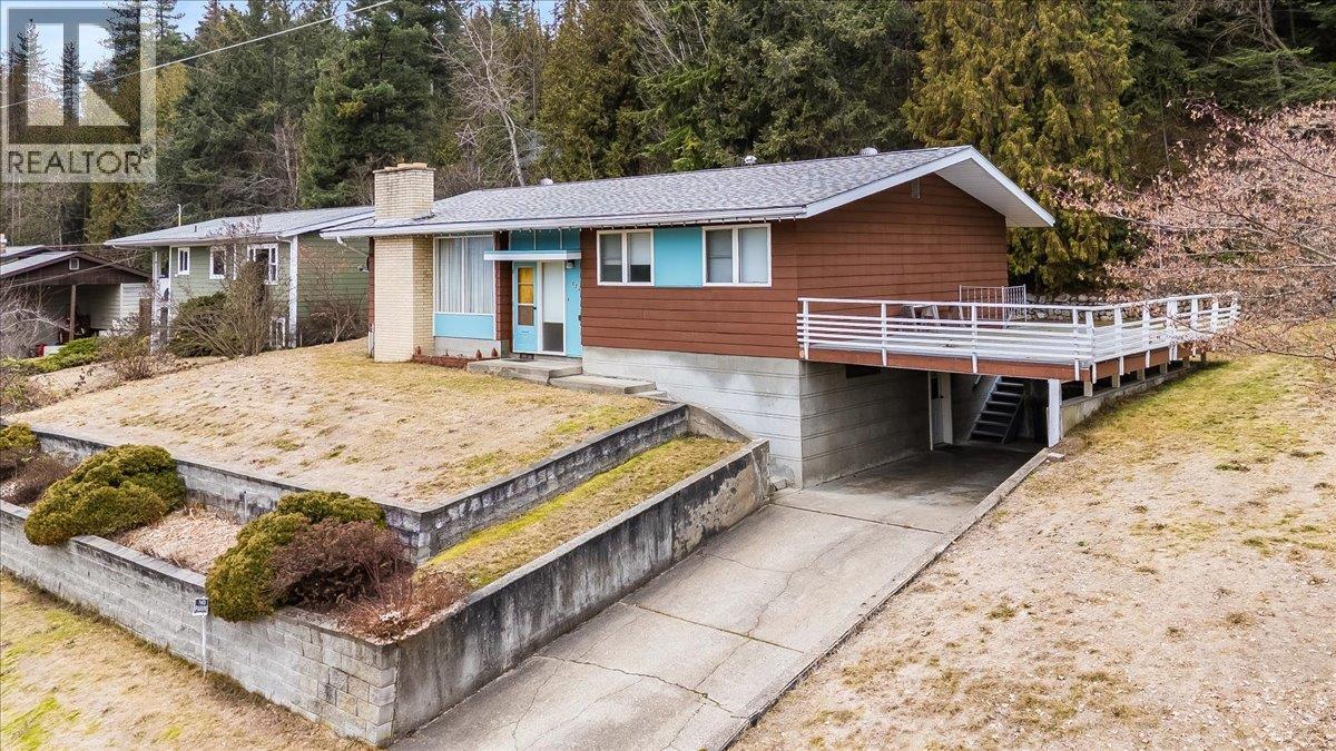 2242 11th Avenue, Castlegar