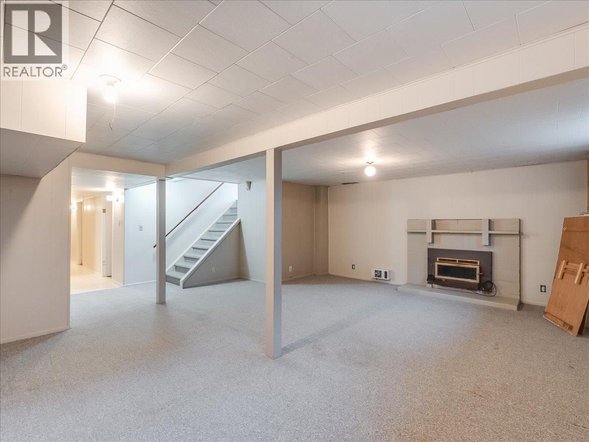 2242 11th Avenue, Castlegar