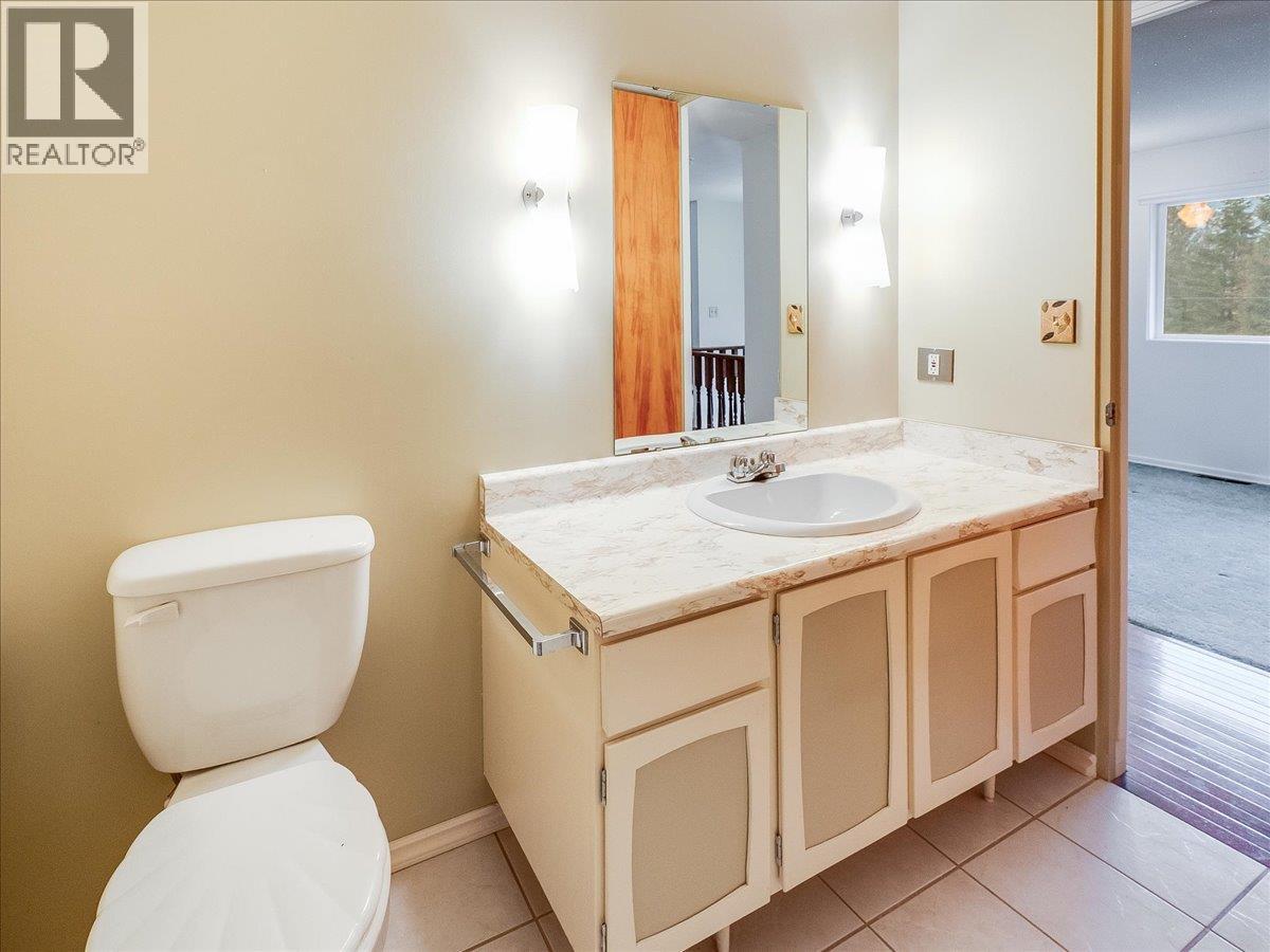 2242 11th Avenue, Castlegar