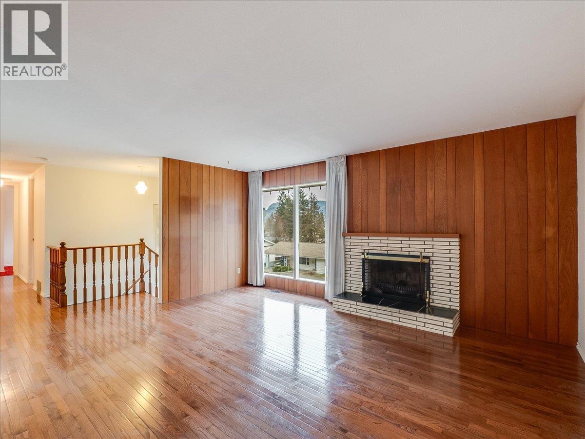 2242 11th Avenue, Castlegar