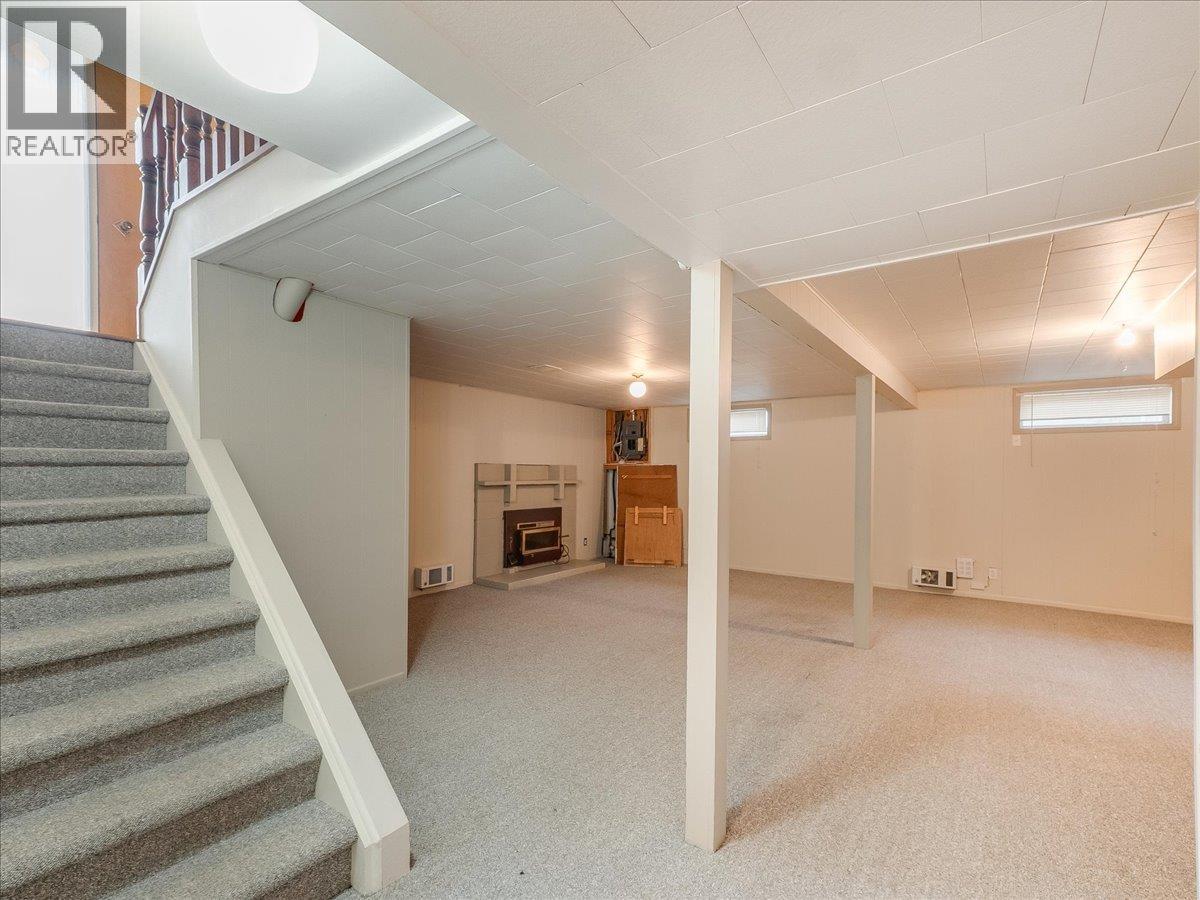 2242 11th Avenue, Castlegar