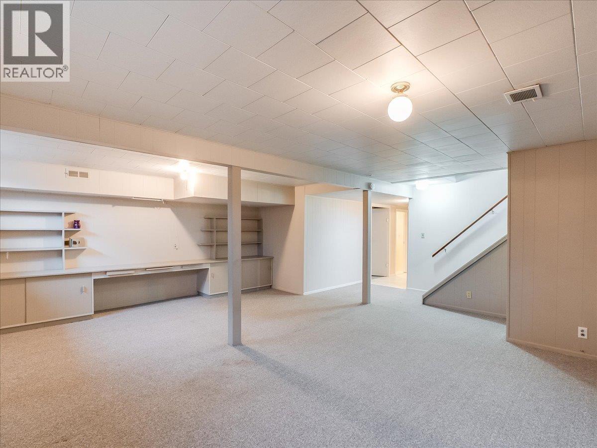 2242 11th Avenue, Castlegar