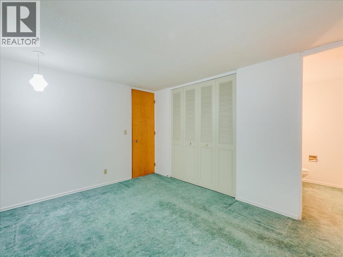 2242 11th Avenue, Castlegar