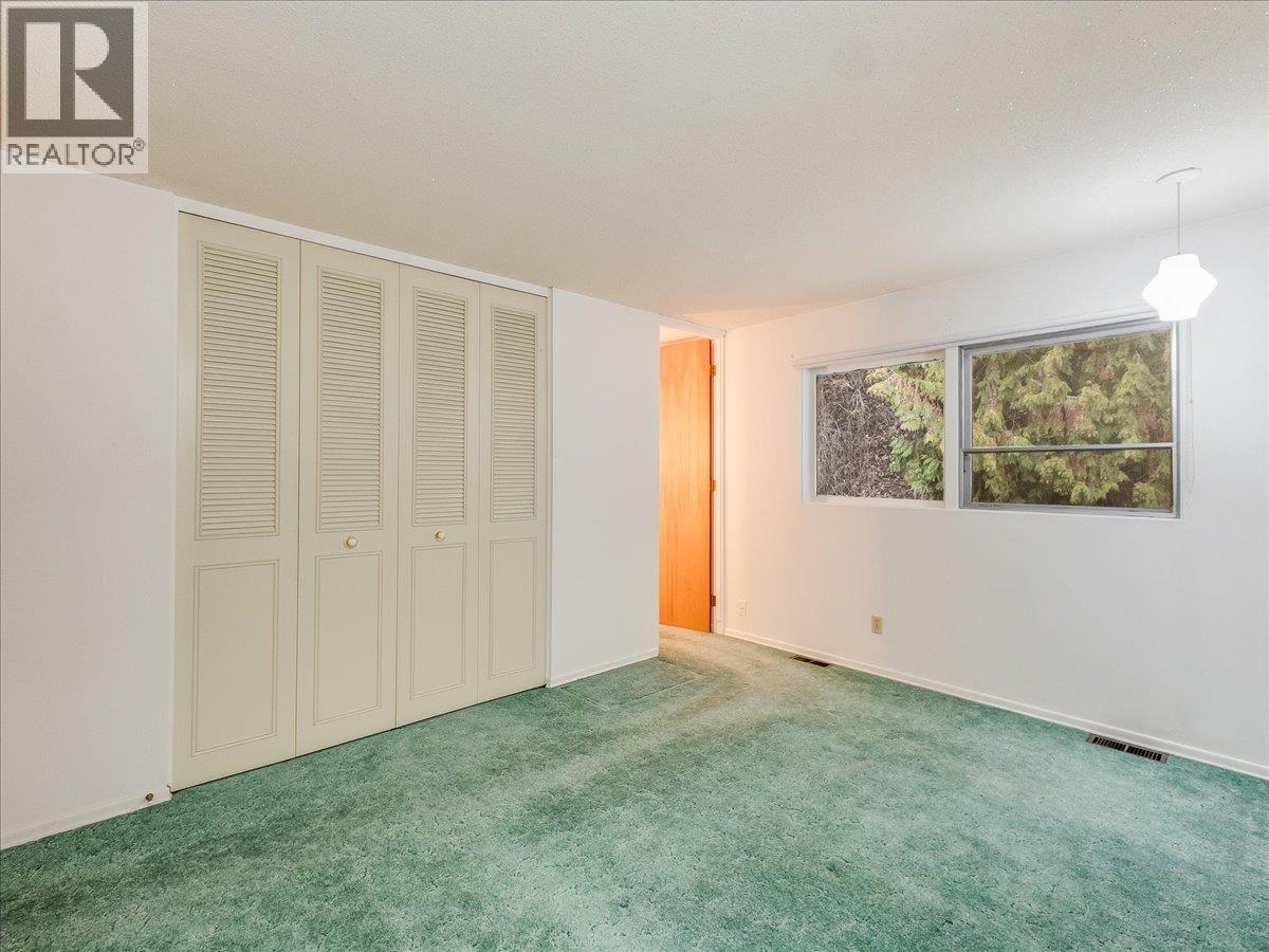 2242 11th Avenue, Castlegar