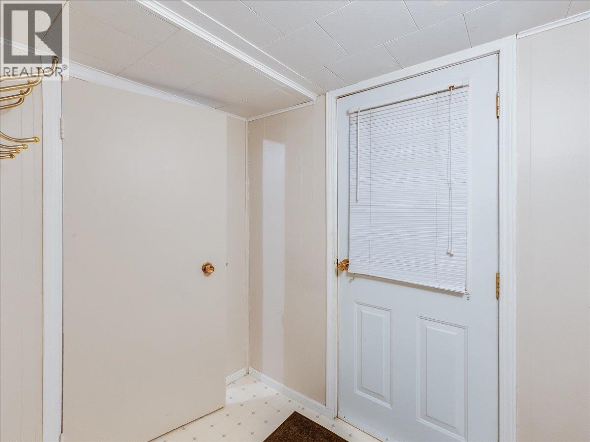 2242 11th Avenue, Castlegar