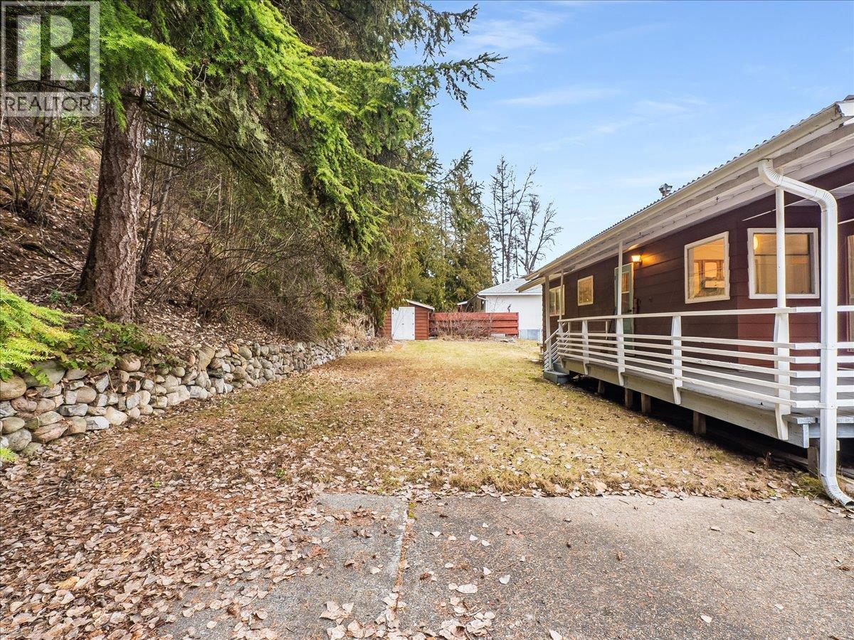2242 11th Avenue, Castlegar