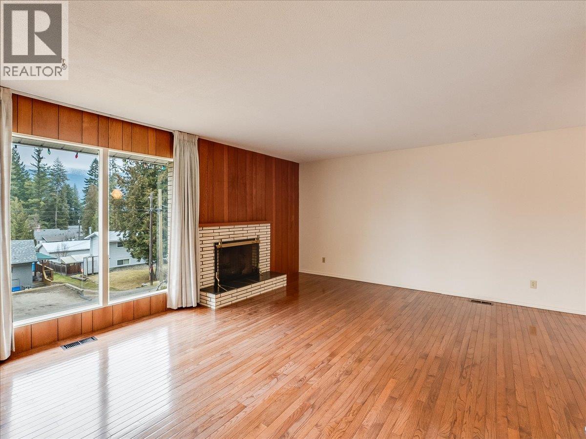 2242 11th Avenue, Castlegar