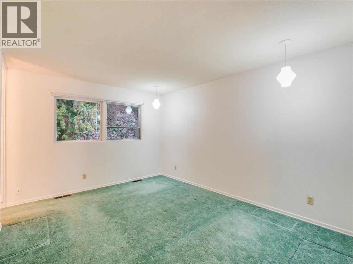 2242 11th Avenue, Castlegar