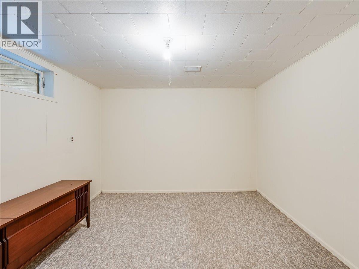 2242 11th Avenue, Castlegar