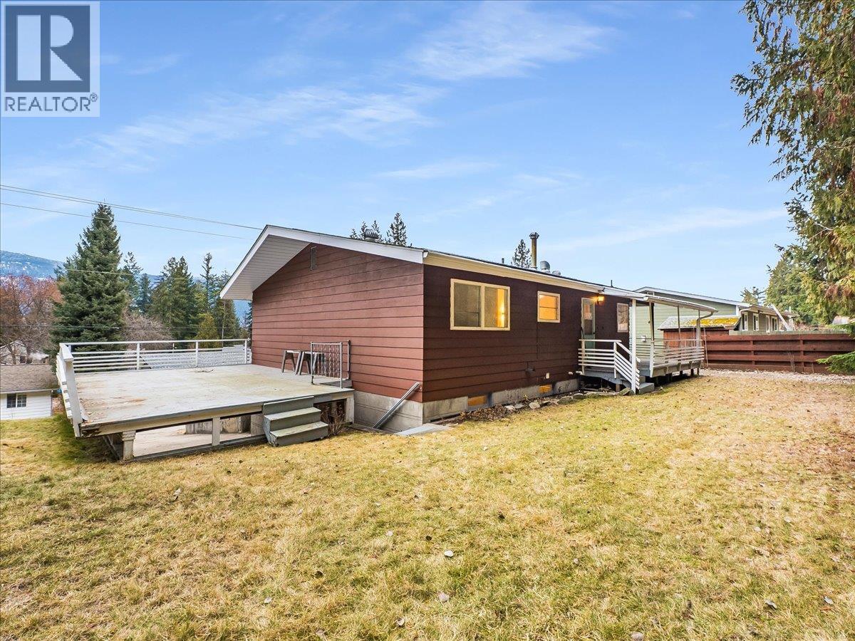 2242 11th Avenue, Castlegar