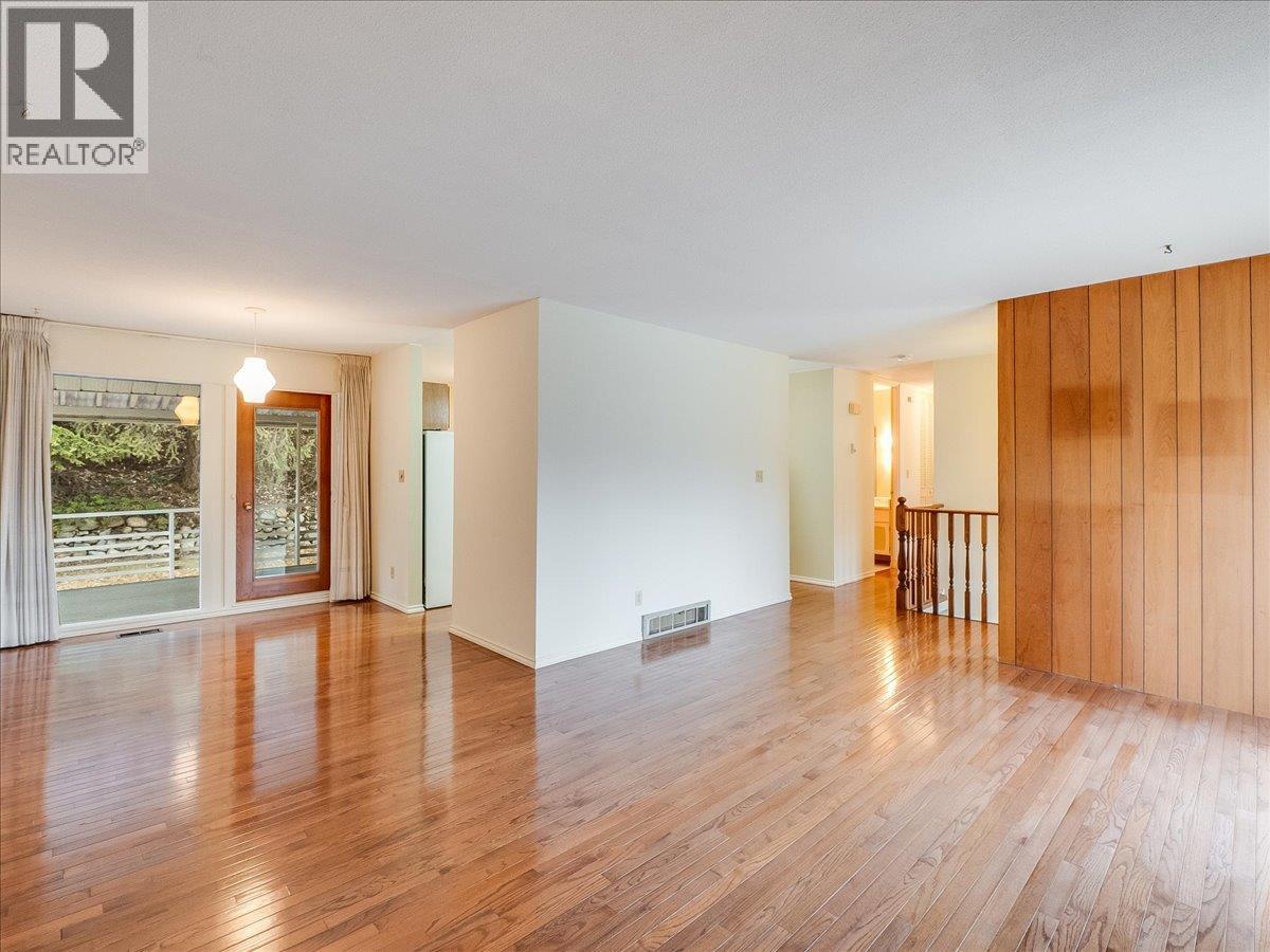 2242 11th Avenue, Castlegar