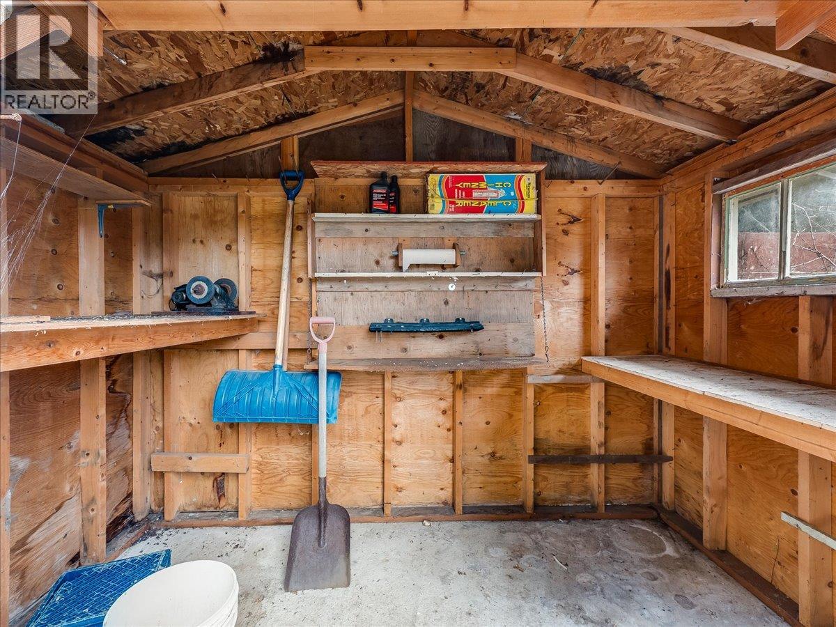 2242 11th Avenue, Castlegar