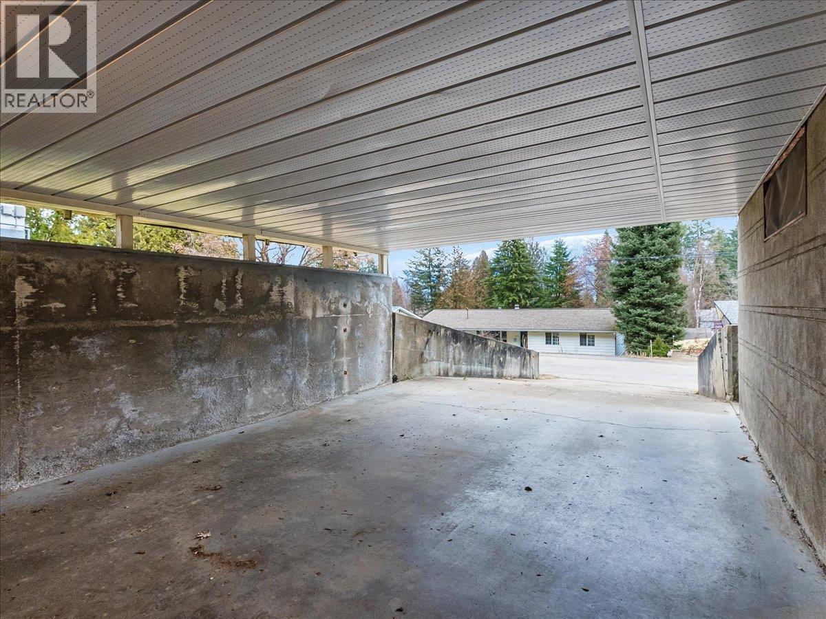 2242 11th Avenue, Castlegar