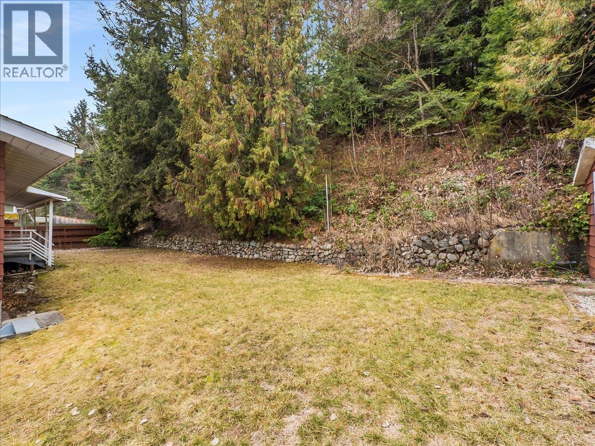 2242 11th Avenue, Castlegar