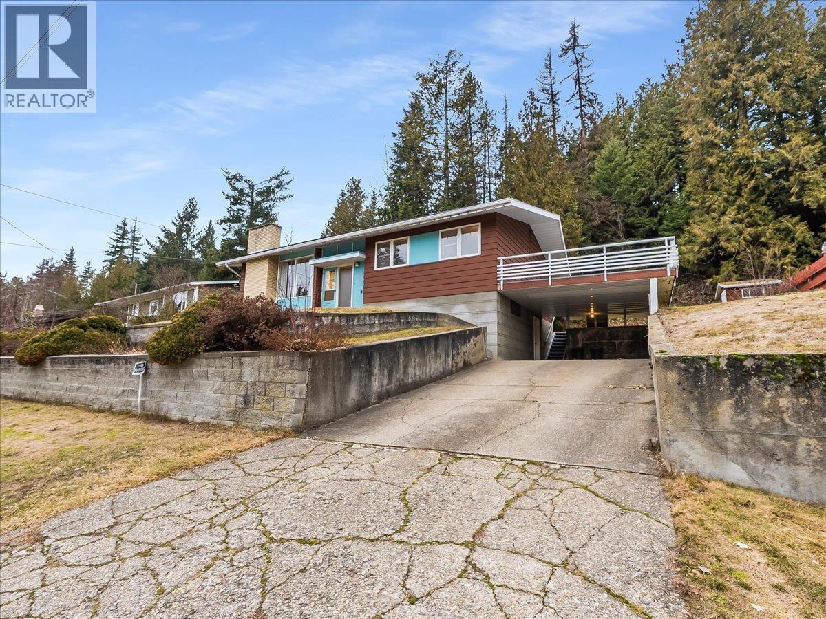 2242 11th Avenue, Castlegar