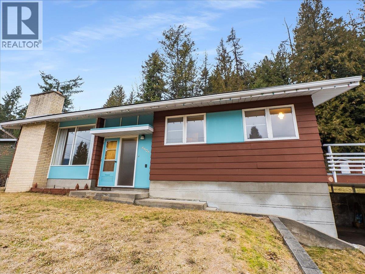 2242 11th Avenue, Castlegar