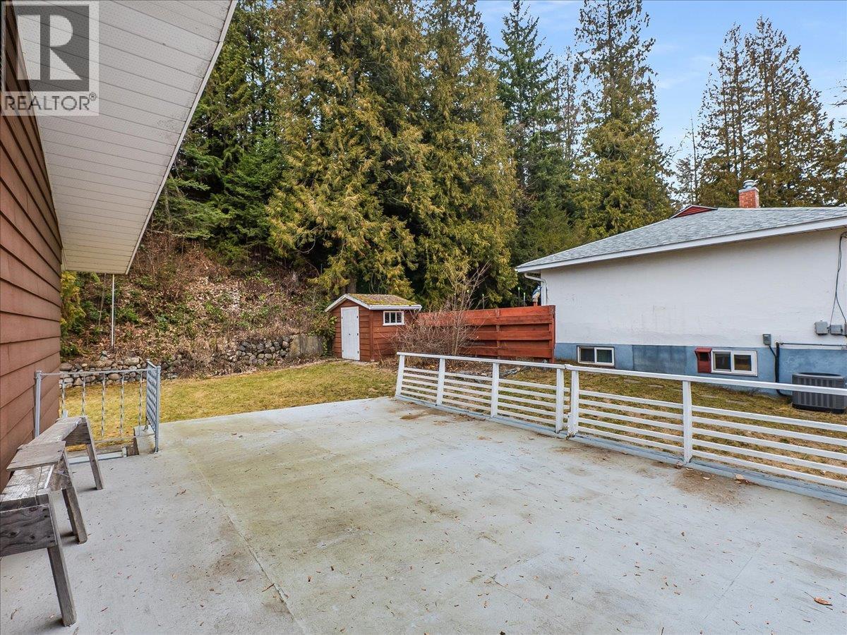2242 11th Avenue, Castlegar