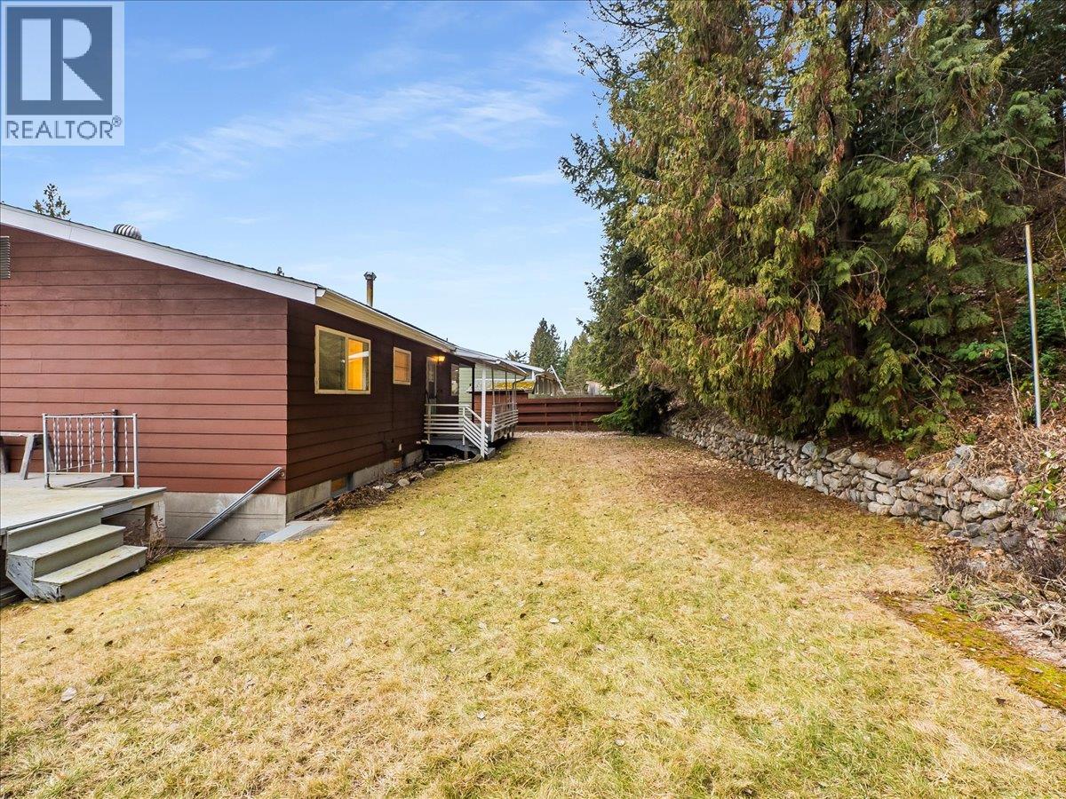 2242 11th Avenue, Castlegar