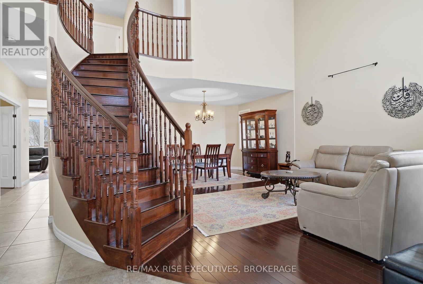 402 CAVENDISH CRESCENT - Photo 4 of 50, Kingston (City Northwest), Ontario