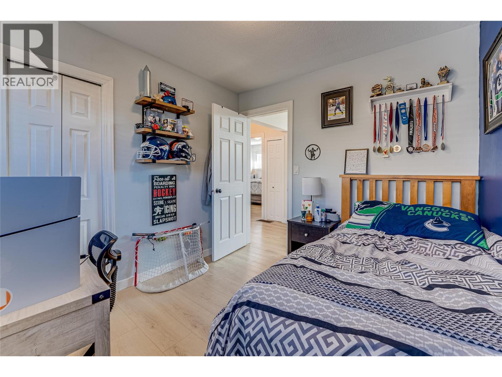 8700 Lakeview Drive, Coldstream