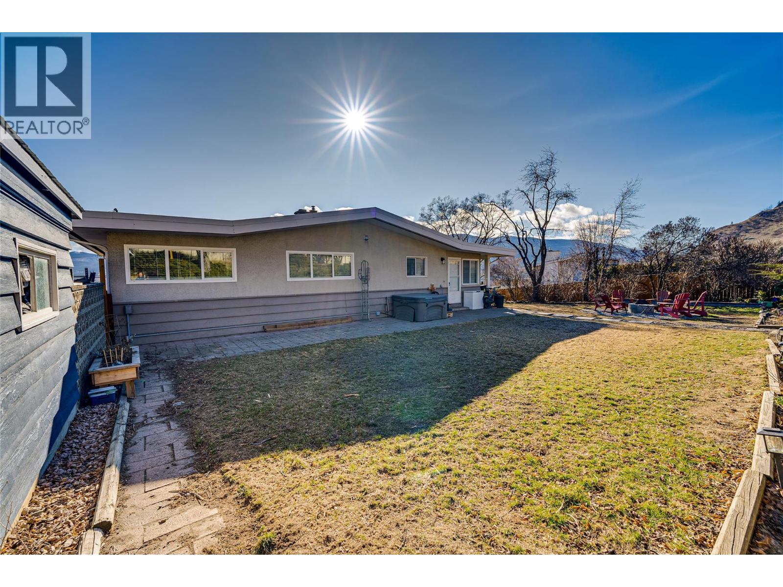 8700 Lakeview Drive, Coldstream