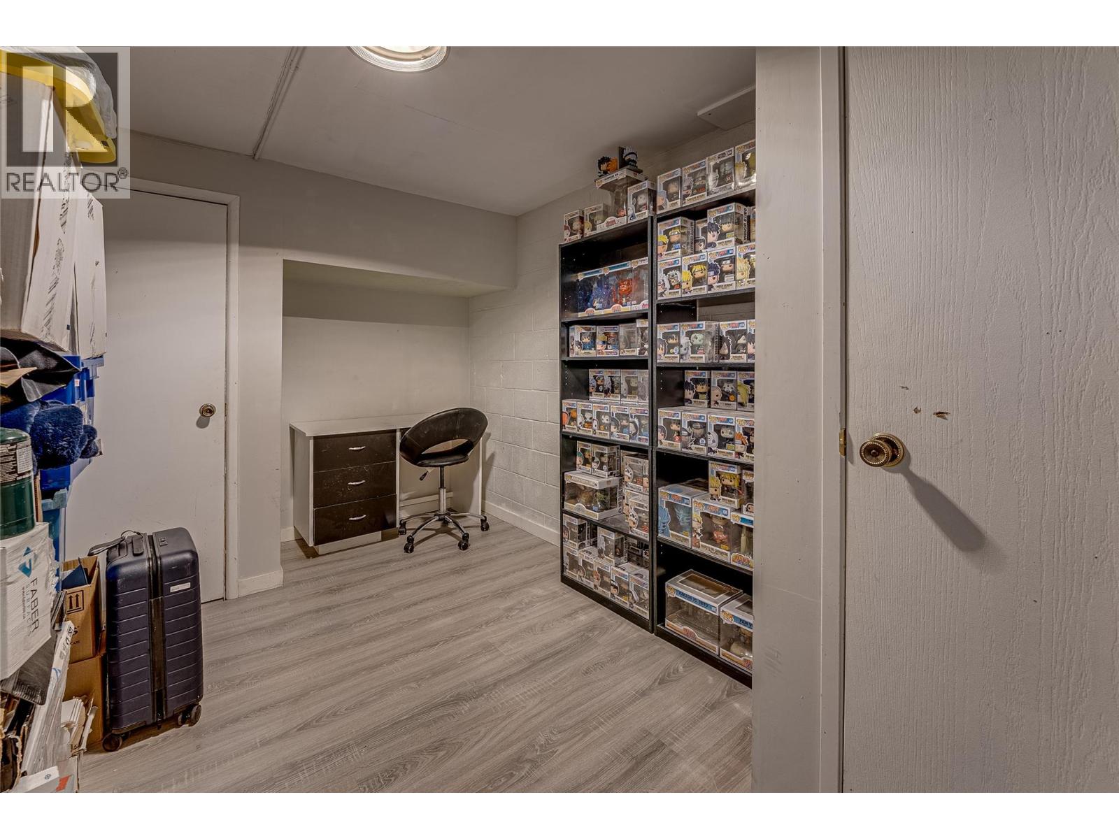 8700 Lakeview Drive, Coldstream