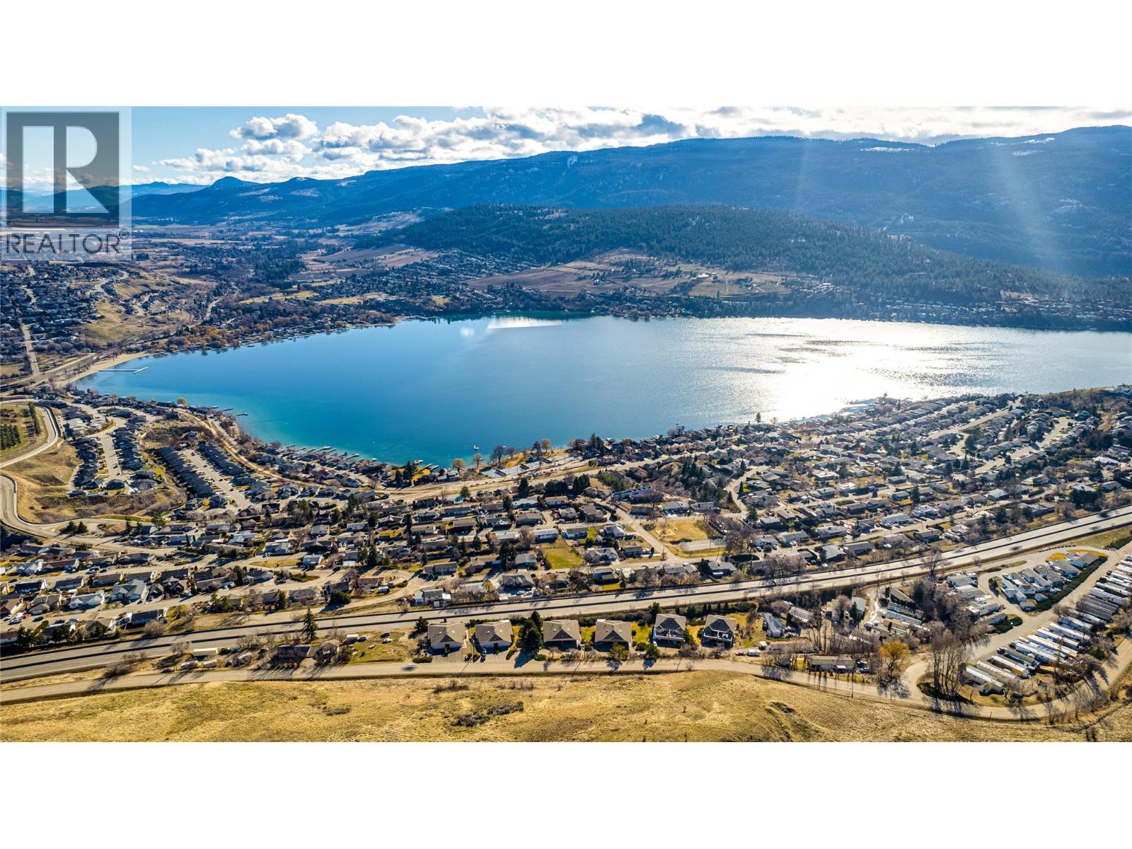 8700 Lakeview Drive, Coldstream