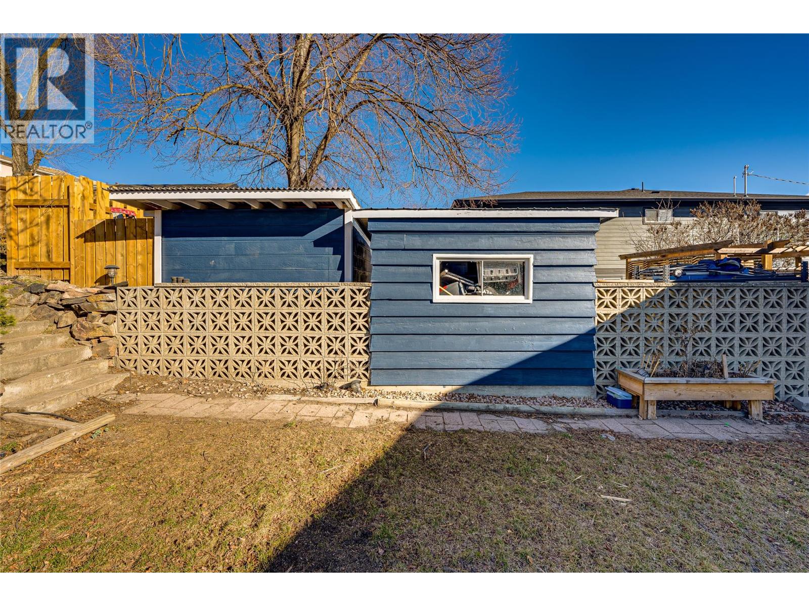 8700 Lakeview Drive, Coldstream