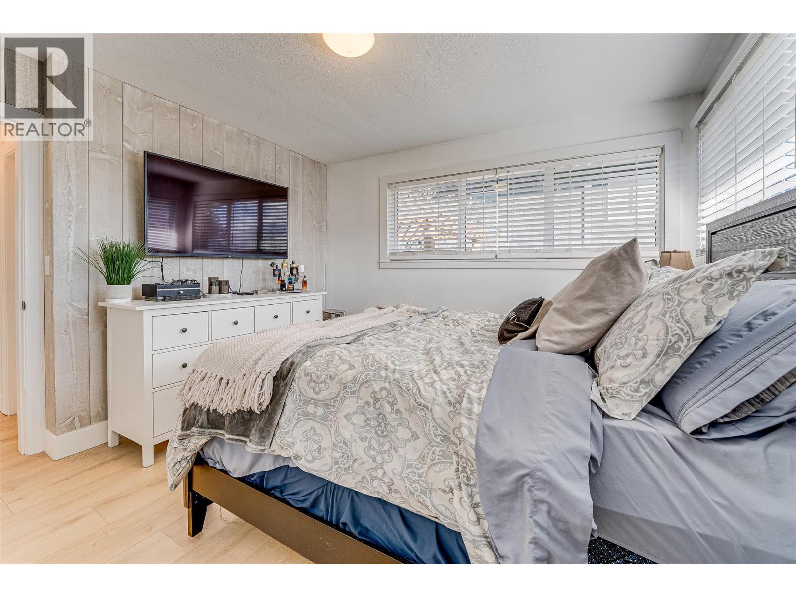 8700 Lakeview Drive, Coldstream