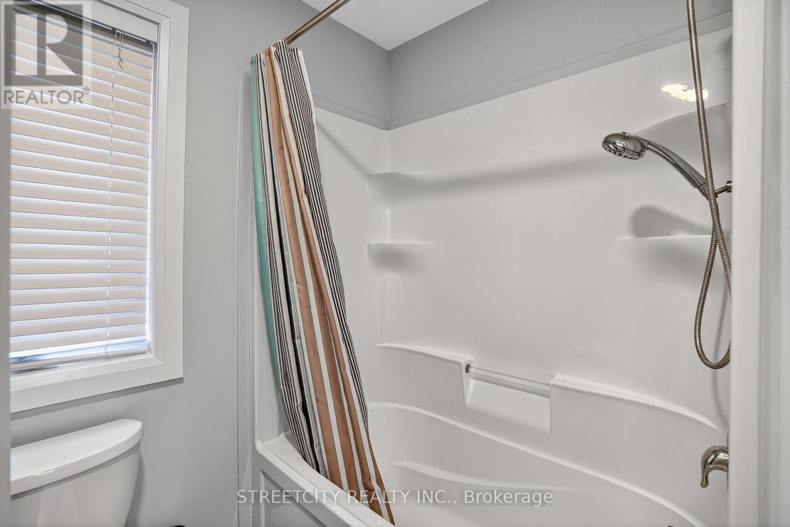 647 BLACKACRES BOULEVARD — photo 24