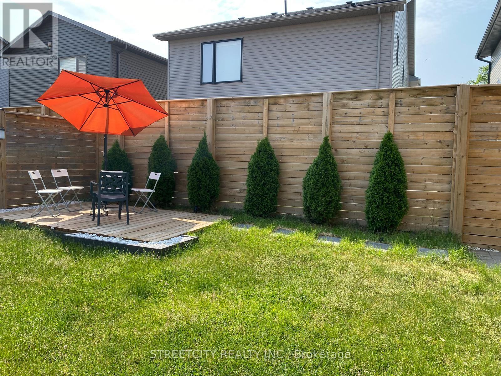 647 BLACKACRES BOULEVARD — photo 41