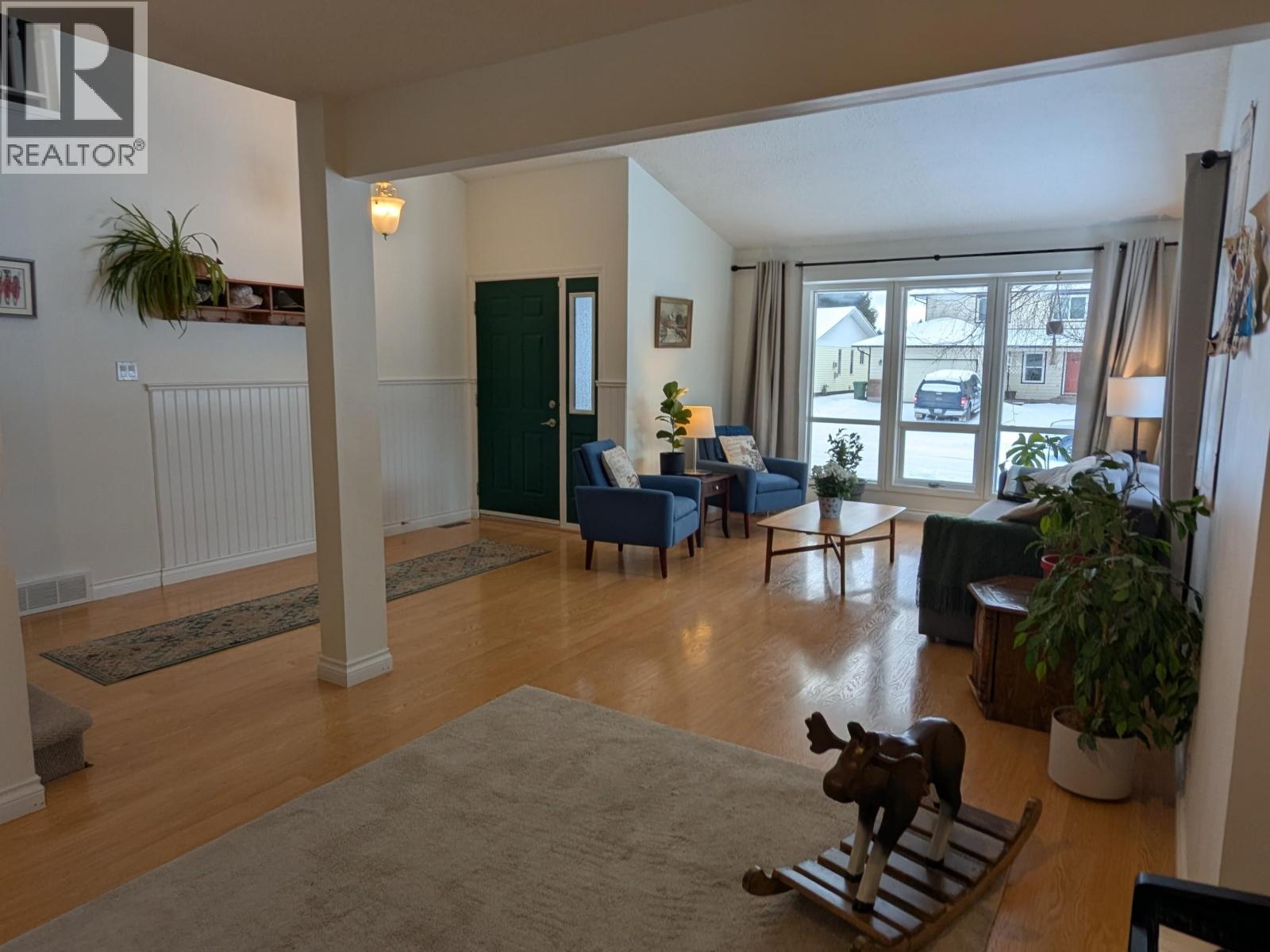 1373 CRONIN Place, Smithers