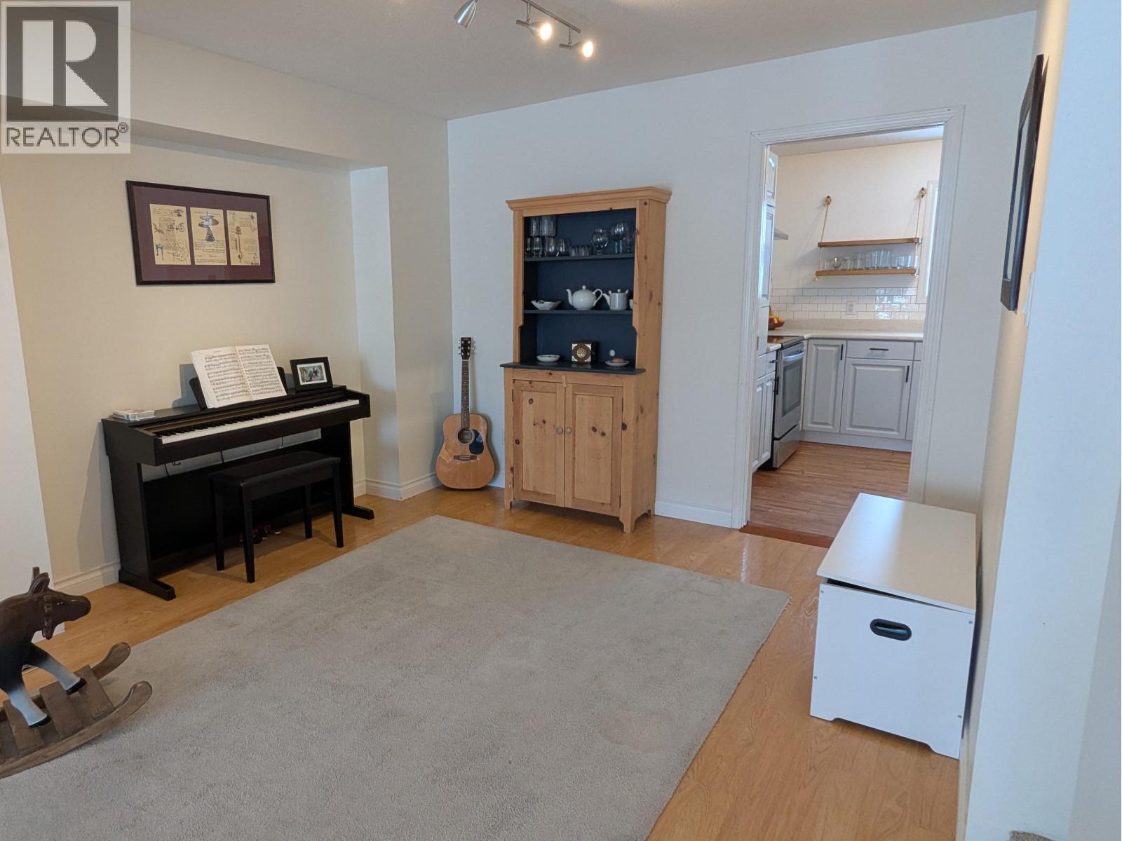 1373 CRONIN Place, Smithers