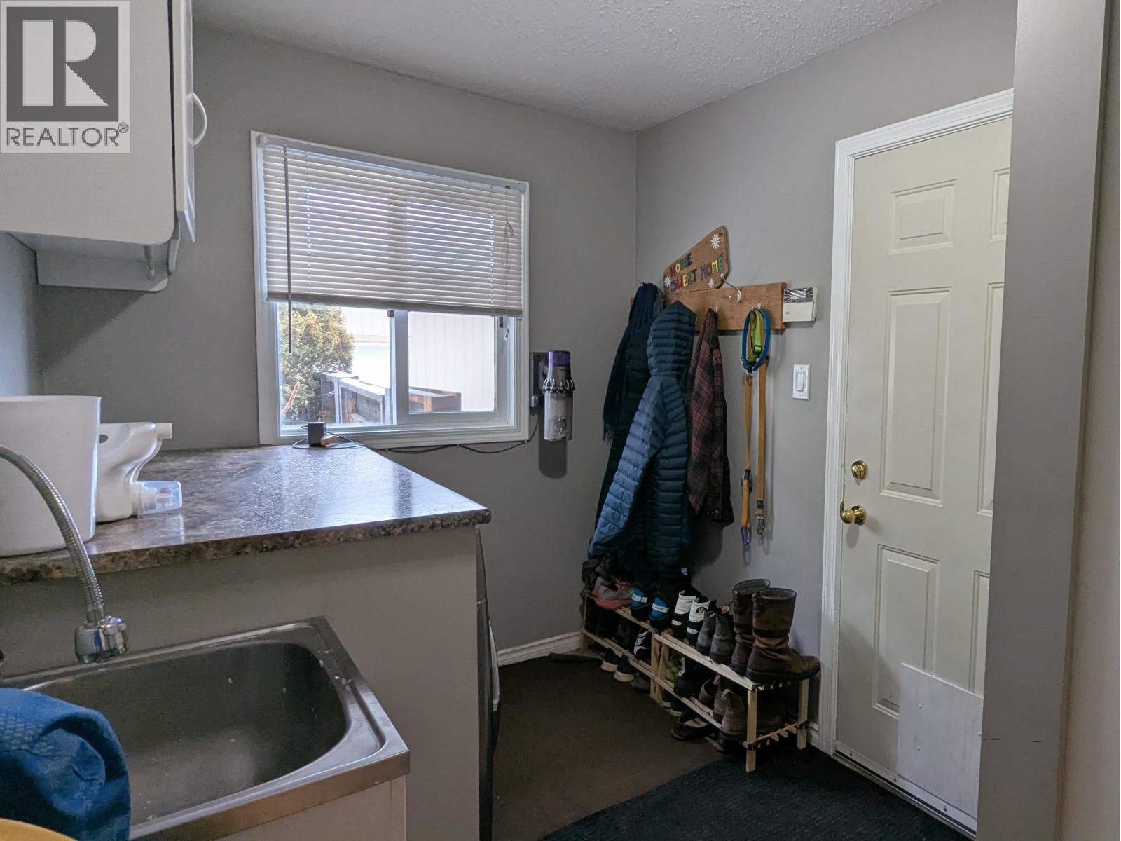 1373 CRONIN Place, Smithers