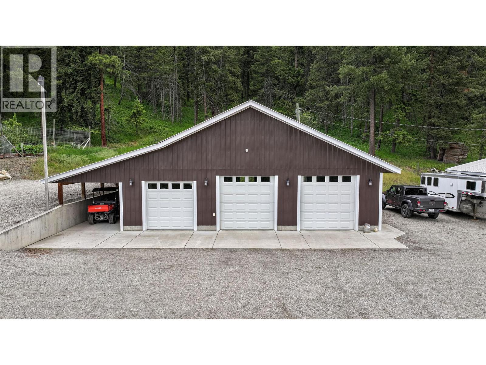 705 Creighton Valley Road, Lumby