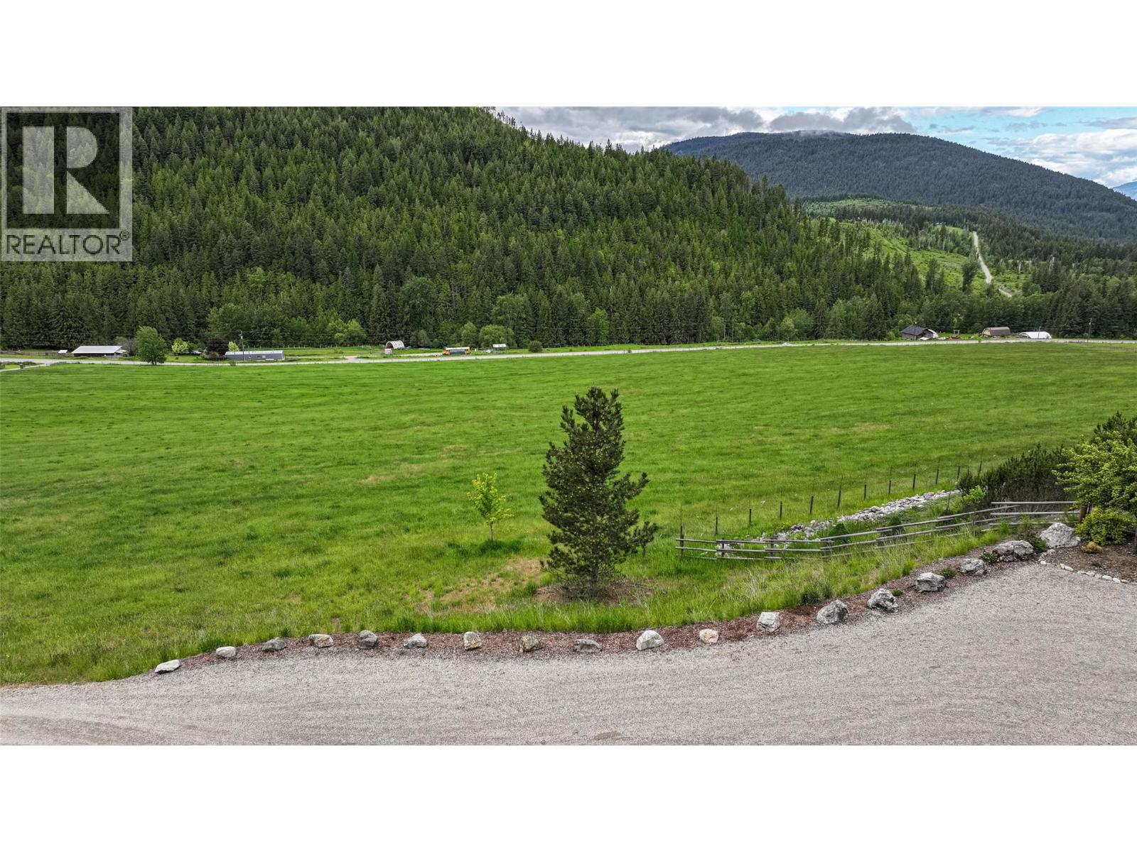 705 Creighton Valley Road, Lumby