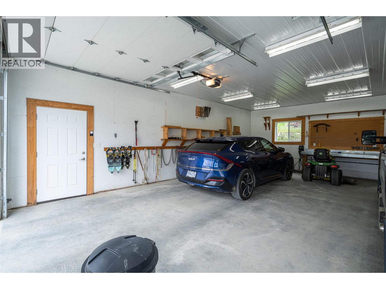 705 Creighton Valley Road, Lumby