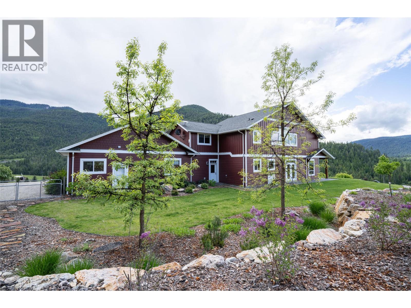 705 Creighton Valley Road, Lumby