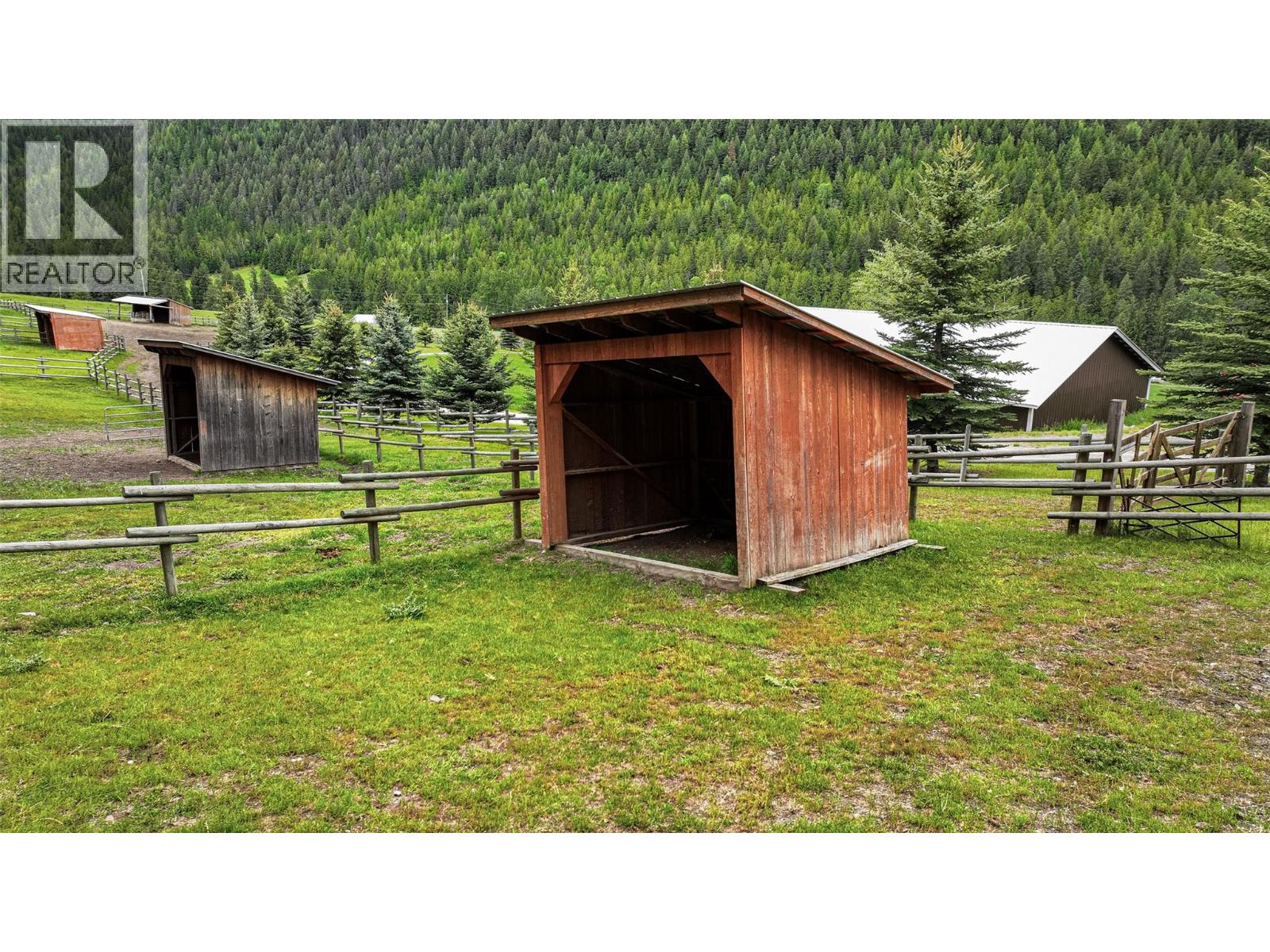 705 Creighton Valley Road, Lumby
